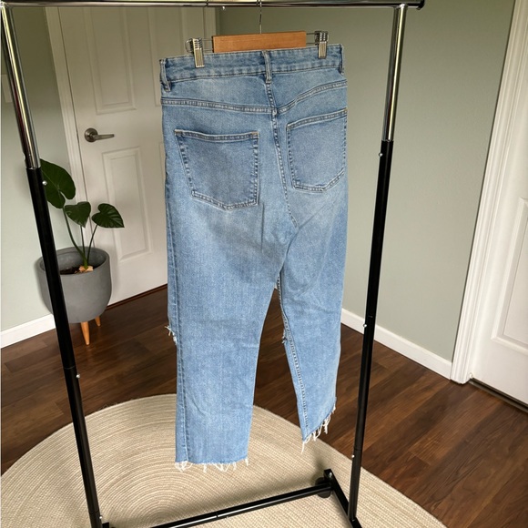 Jeans - Picture 2 of 3